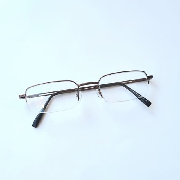 [데드스탁] 클래식 반무테 스퀘어 409