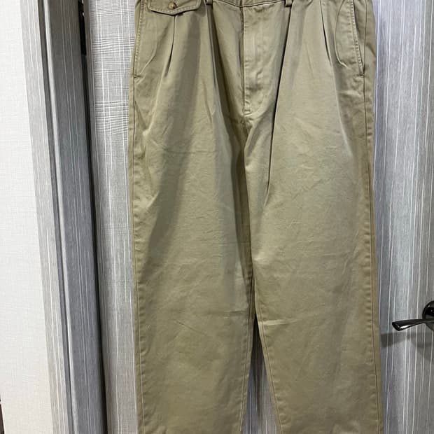 폴로 베이지 면바지