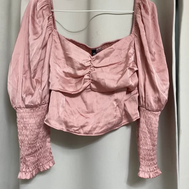 h&m 새틴 퍼프 블라우스