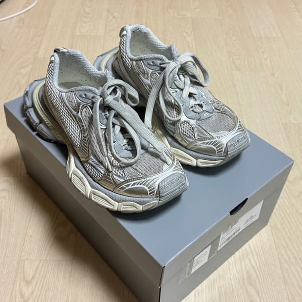 급처)발렌시아가 3XL 43사이즈
