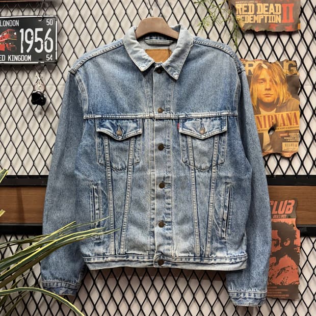 00s 리바이스 데님 트러커 자켓 전면 투포켓 디테일 연중청