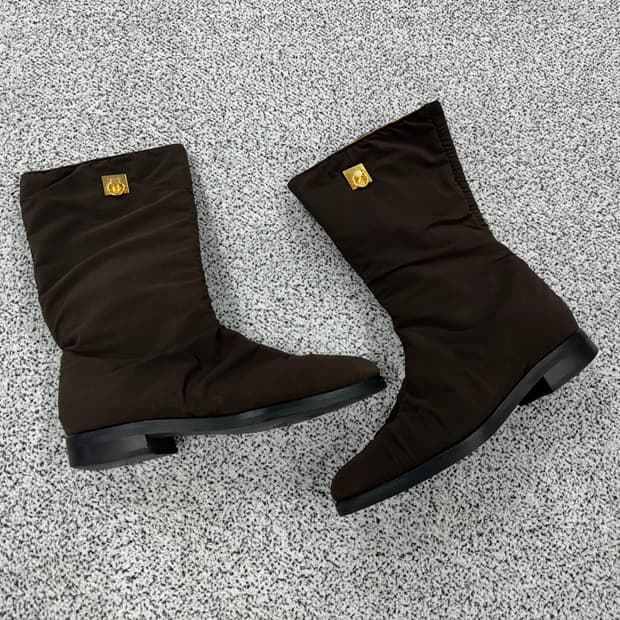 셀린느 금장로고 부츠