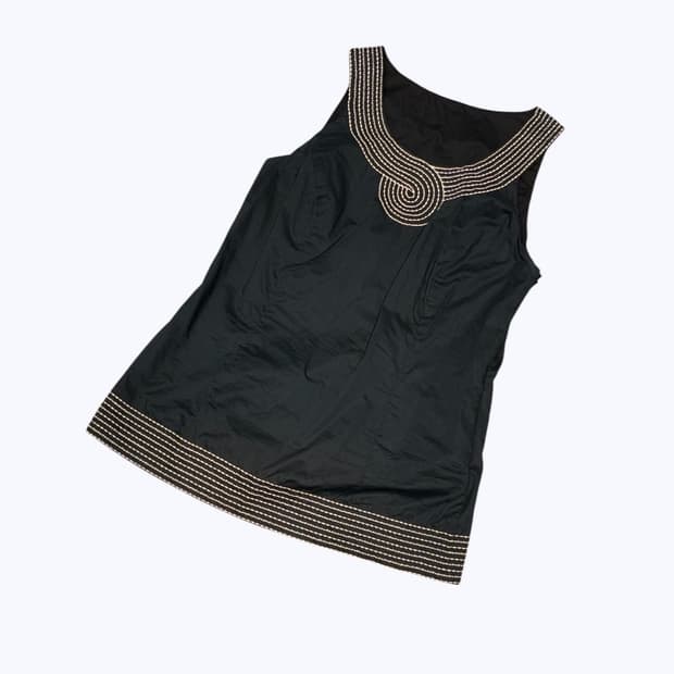 Swirl sleeveless top