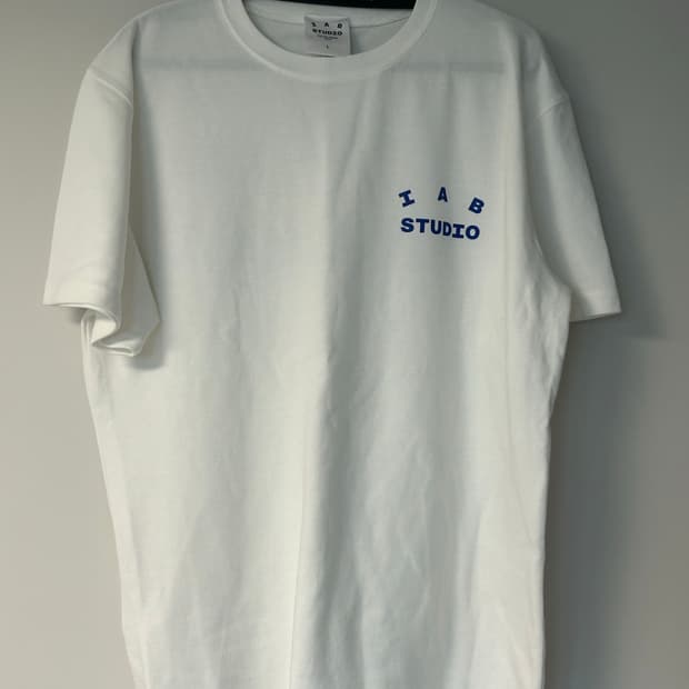 아이앱 스튜디오 반팔티 팔아요