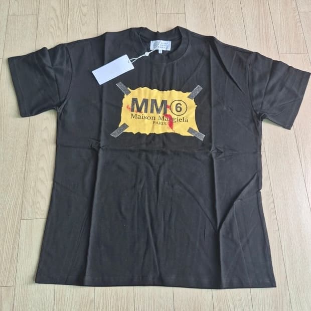메종 마르지엘라 MM6 반팔 블랙 L / M