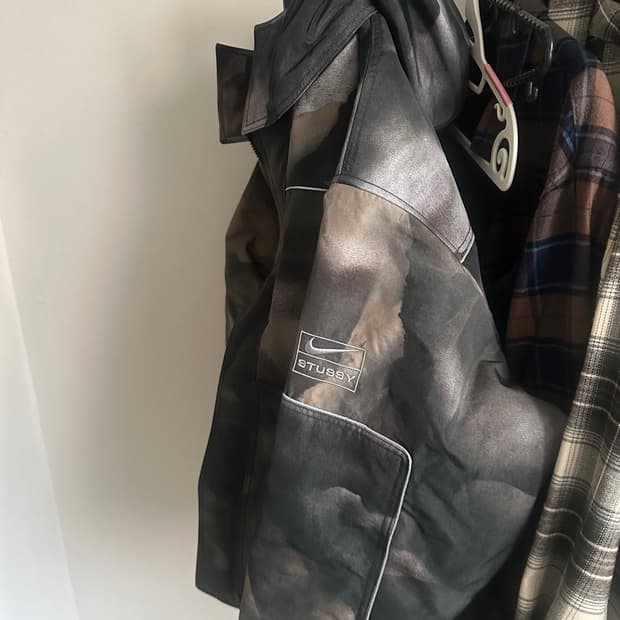 새상품) 나이키 X 스투시 프리마로프트 유틸리티 자켓 멀티 XL