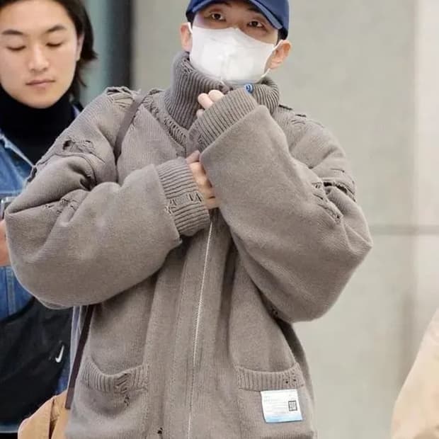 야스히로 패디드 니트 집업