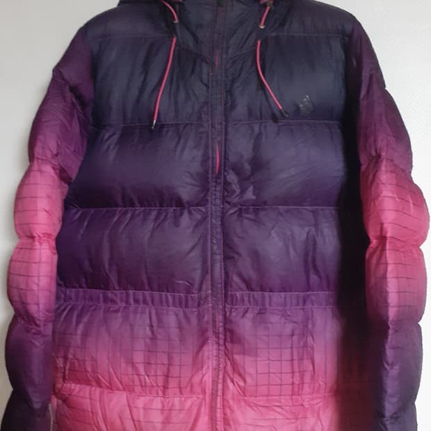 나이키 ACG 여성 구스다운 그라이데이션 패딩