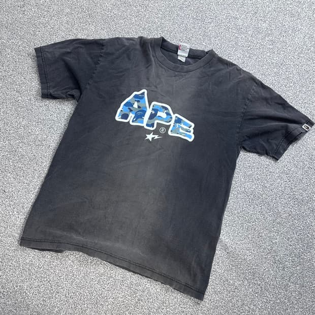 베이프(A Bathing Ape) 카모 스타 로고 반팔 티셔츠