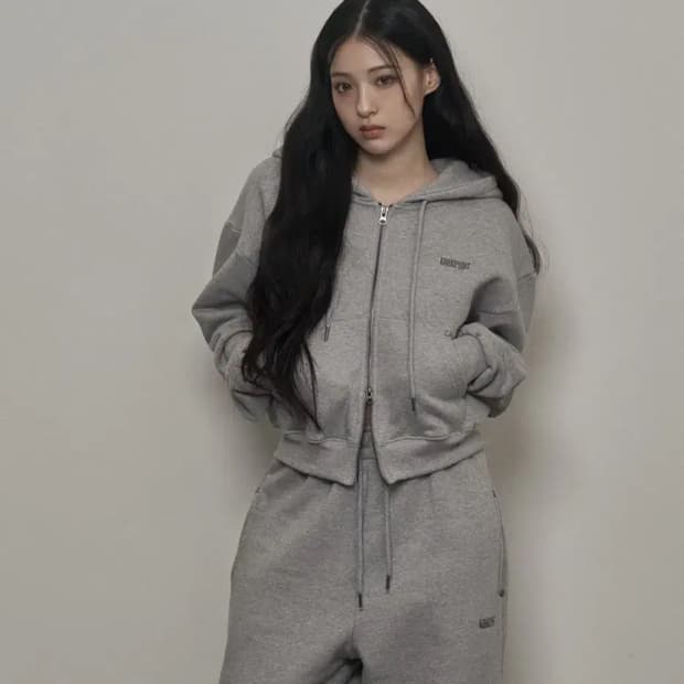 카키포인트 Rivet hood zip-up