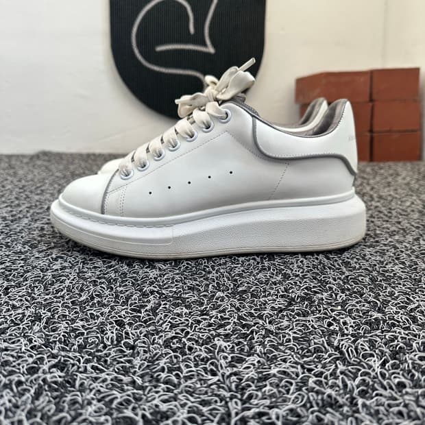 알렉산더 맥퀸 오버솔 스니커즈 39/245