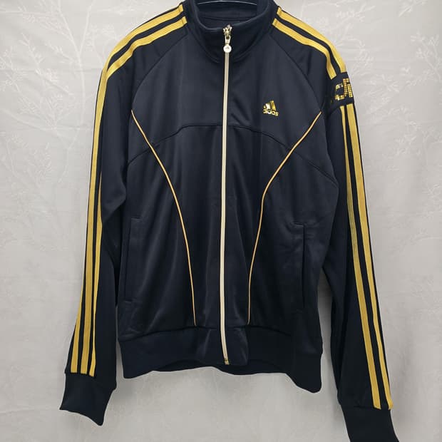 아디다스 블랙/골드 삼선 트랙탑