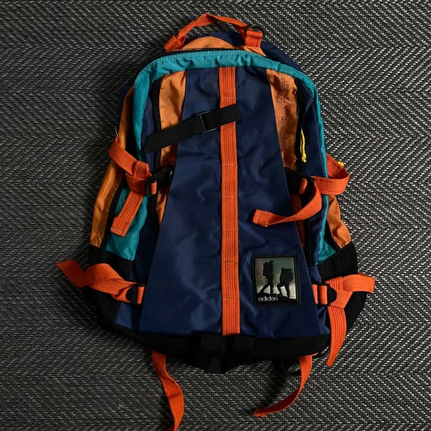 00s 아디다스 올드스쿨 버클 디테일 테크 백팩o 3631