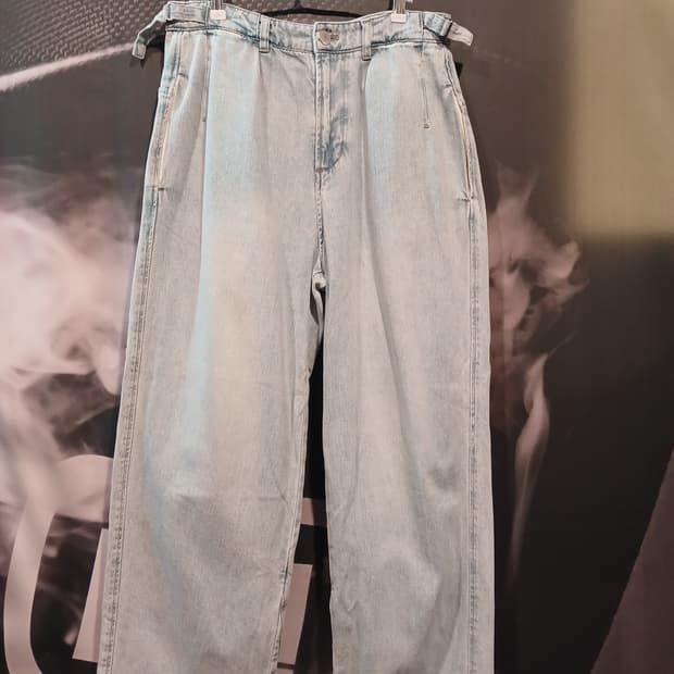 라이트 워싱 데님 와이드 팬츠