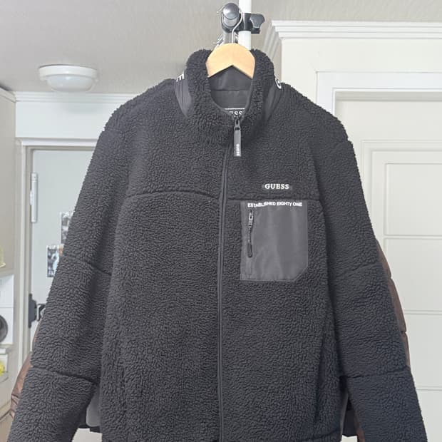 게스 뽀글이 플리스 외투