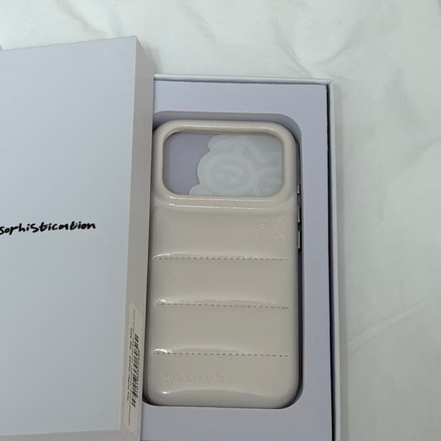 어반소피스티케이션 푸퍼 케이스 오트밀크 아이폰17pro
