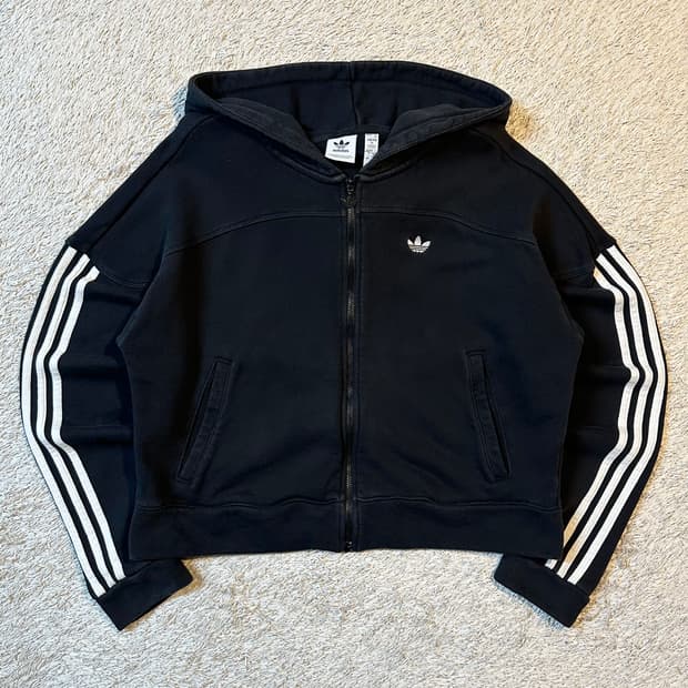 아디다스 파이어버드 사이드라인 크롭 후드집업 블랙