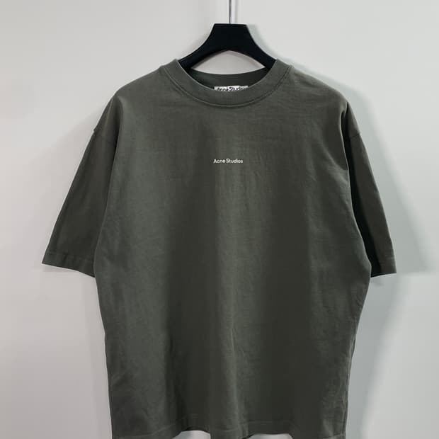 아크네 스튜디오 미드로고 반팔티 (on.557)