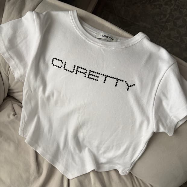 CURETTY C DIAGONAL HEMLINE T-SHIRT 화이트