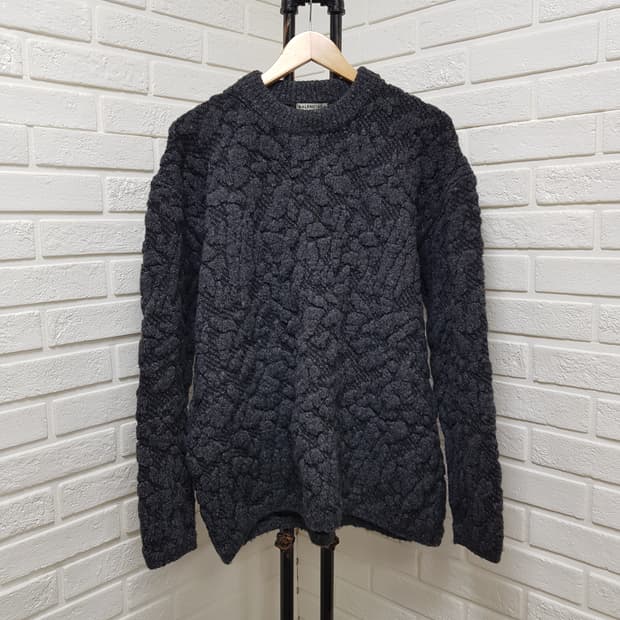 [L/정품] 발렌시아가 누에고치 오버핏 스웨터