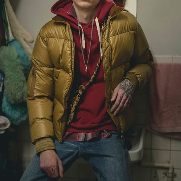 The letters 더 레터스 후디