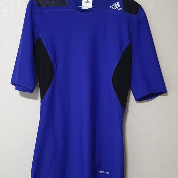 아디다스 스포츠웨어 상의