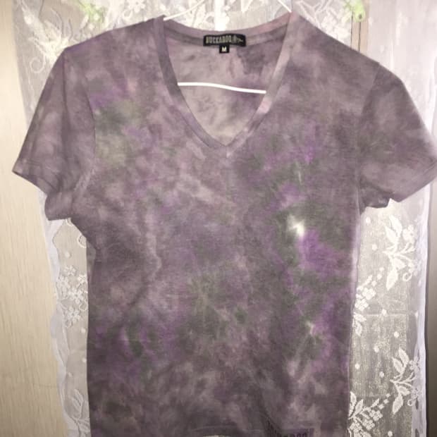 버카루 타이다이 빈티지 브이넥 반팔티셔츠