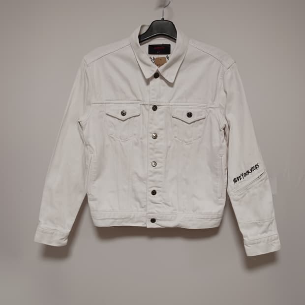 올아이즈온유 베이스시티 화이트네님자켓