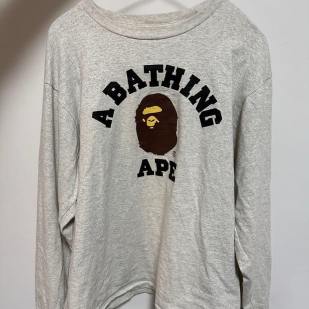 베이프 컬리지 로고 롱 슬리브 티셔츠