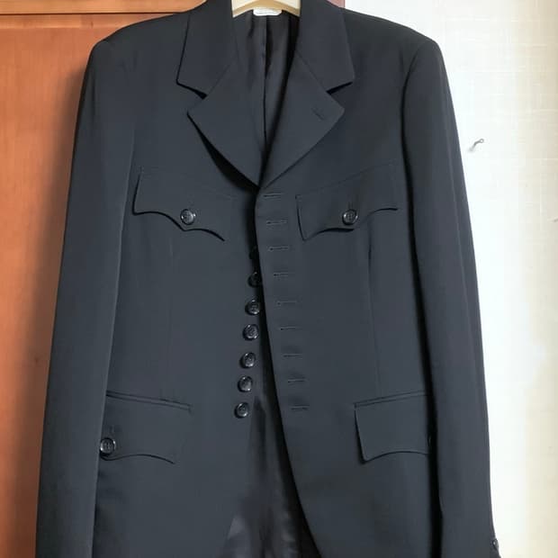 꼼데가르송 옴므 플러스 25aw 버튼 블레이져