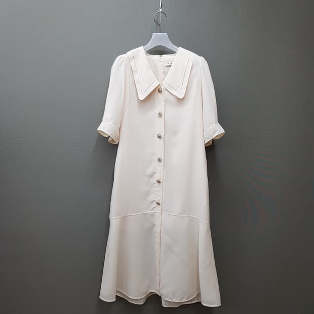 한섬 마인 2021 세일러 카라 버튼 롱 원피스 82-94-160사이즈