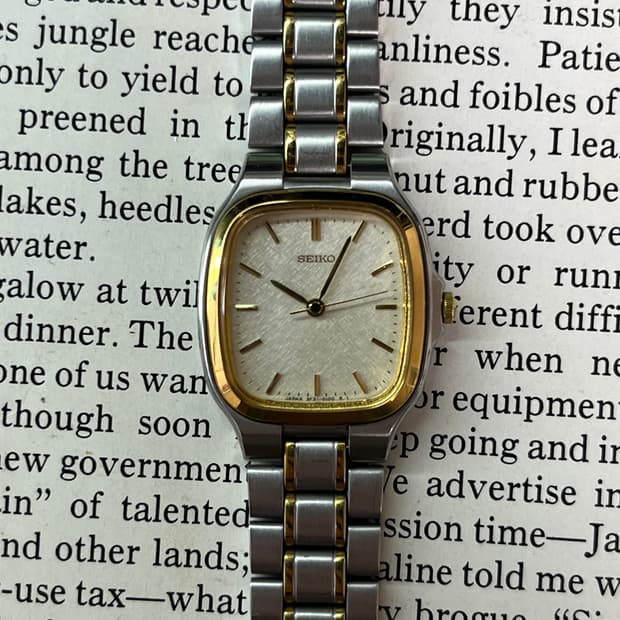  SEIKO 미니 스퀘어 레이디스 쿼츠