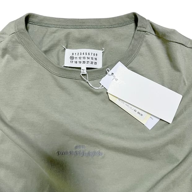 (새상품)메종 마르지엘라 올리브 티셔츠