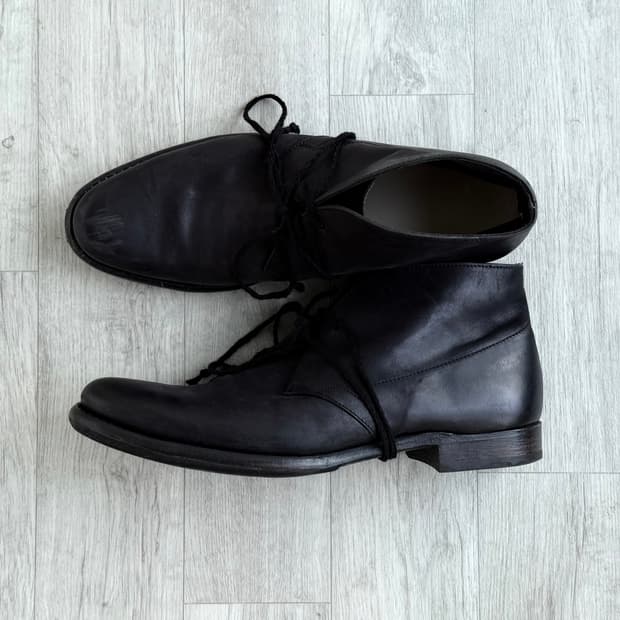 cropped pointy boot