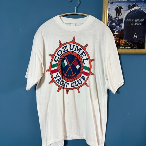 90‘s yatch club single stich t shirt.