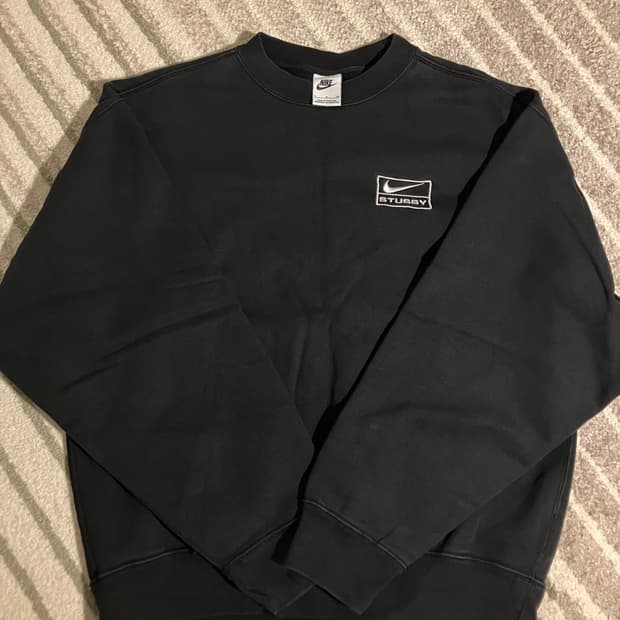 스투시 x 나이키 맨투맨 블랙 S