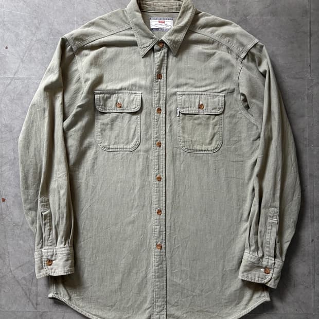 Levi’s 리바이스 90‘s 카키 포켓 오버 셔츠