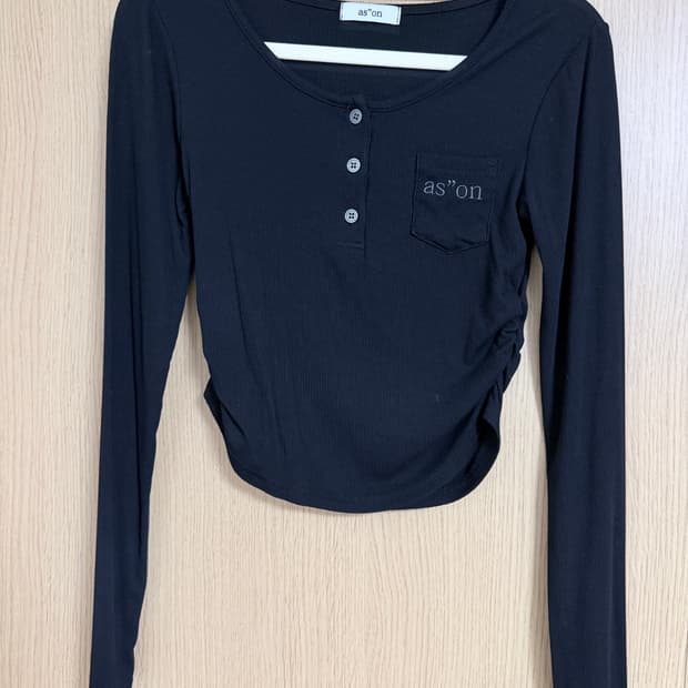 애즈온 포키 포켓 버튼티 블랙