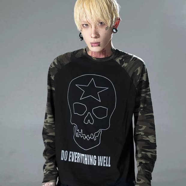 카모 소매 스컬 프린팅 래글런 긴팔 티셔츠