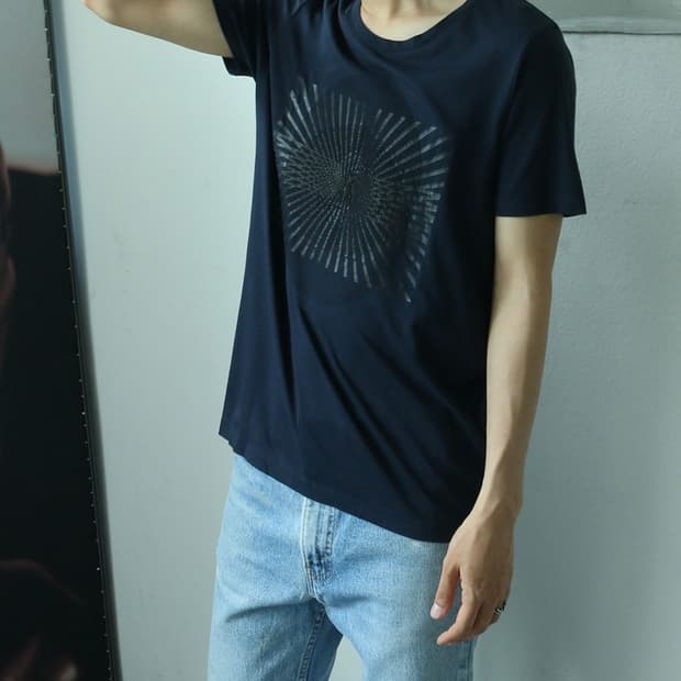휴고보스 네이비 반팔 티셔츠