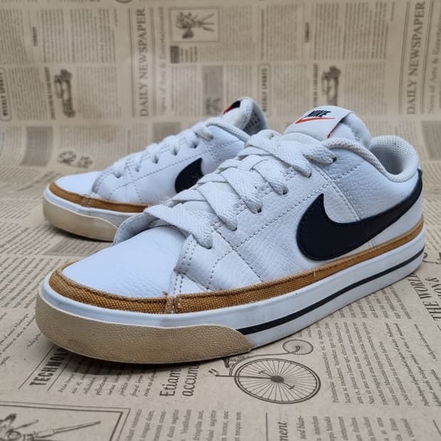 나이키 코트레거시 여성스니커즈 240