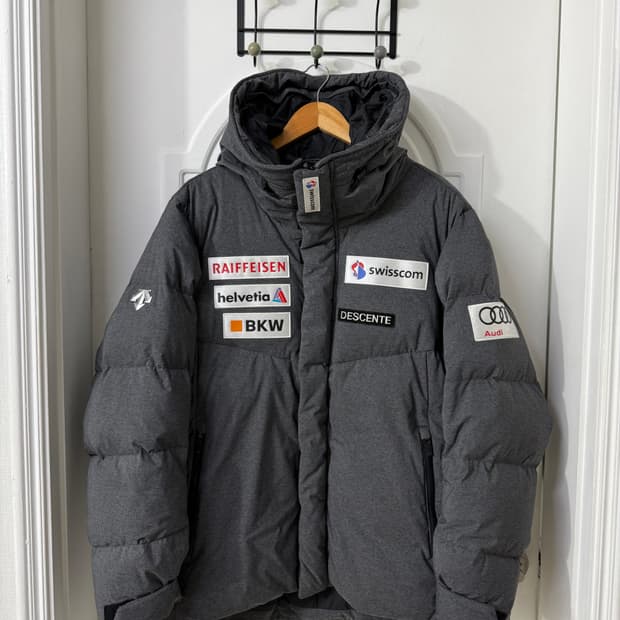 105사이즈 남성 데상트 스위스 아우디 패딩