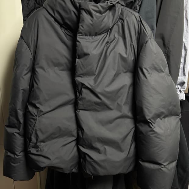 (M) 아모멘토 베딩 쇼트 다운 푸퍼 패딩 블랙