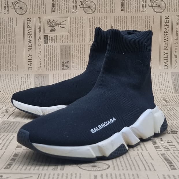 BCG 삭스스니커즈 235