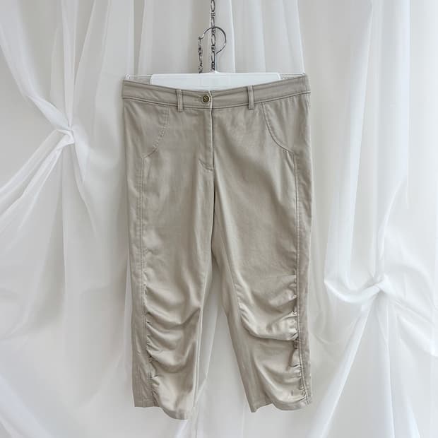 ENRICO DOMANI beige shirring capri pants