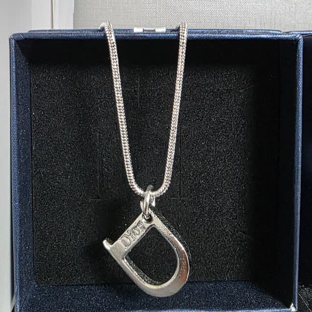 디올 D링 목걸이