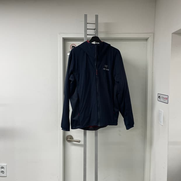 아크테릭스 아톰 네이비 자켓 L