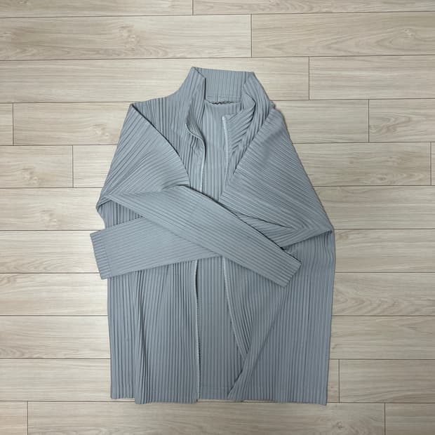 옴므플리세 집업