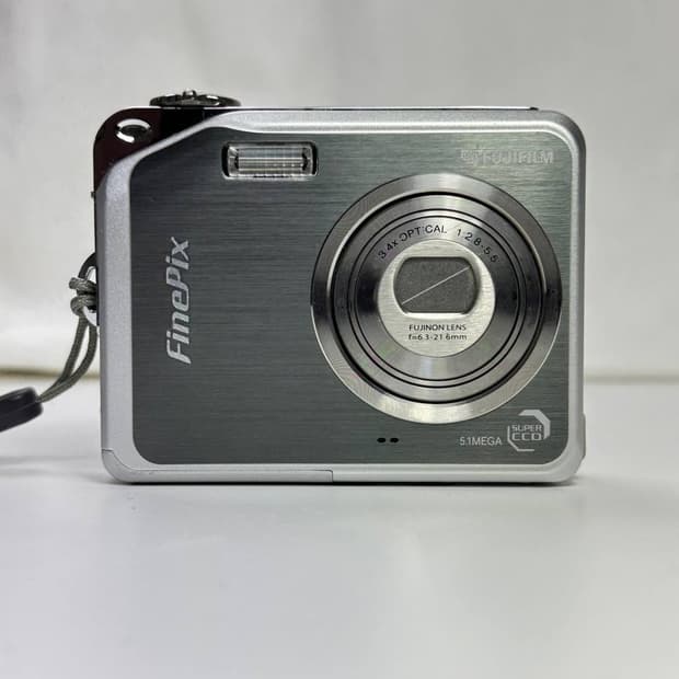 유니크‧₊˚ Fujifilm 후지필름 파인픽스 V10 디카 카메라
