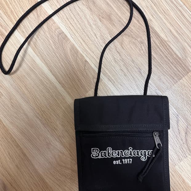 발렌시아가 미니크로스백 판매